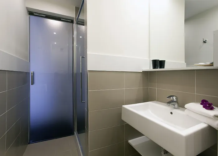 Sorrento Apartments *