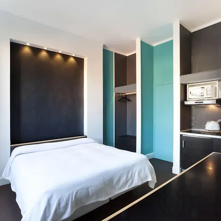 Sorrento Apartments * Sorrento