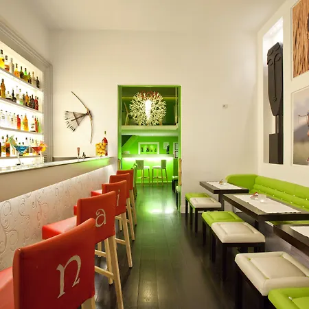 Sorrento Apartments *