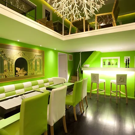 Sorrento Apartments דירה