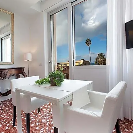 Sorrento Apartments *