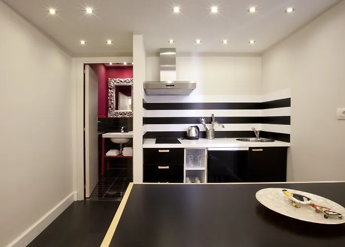 Sorrento Apartments *