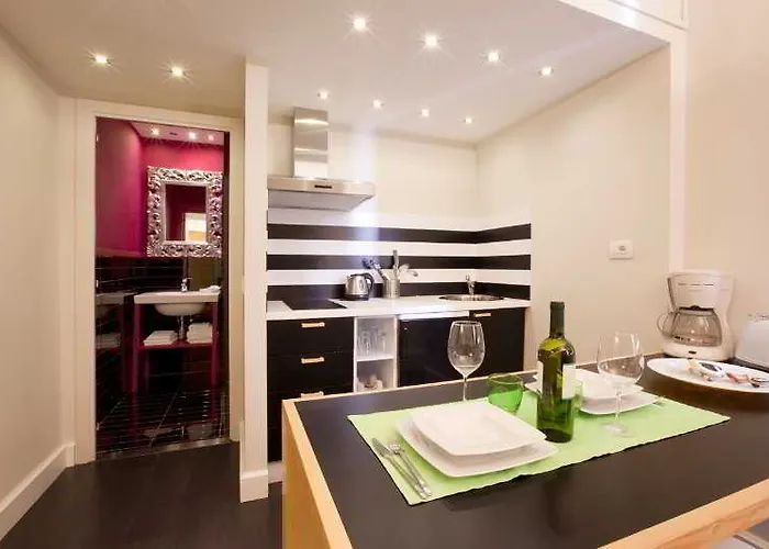 Sorrento Apartments Apartment