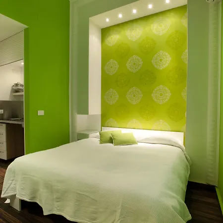 Sorrento Apartments *