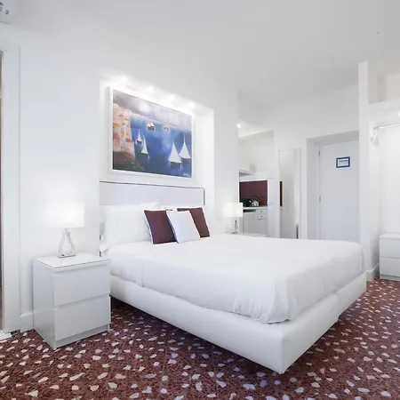 Sorrento Apartments *