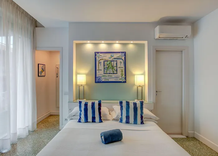 Sorrento Apartments דירה