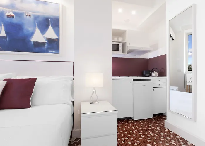 Sorrento Apartments דירה